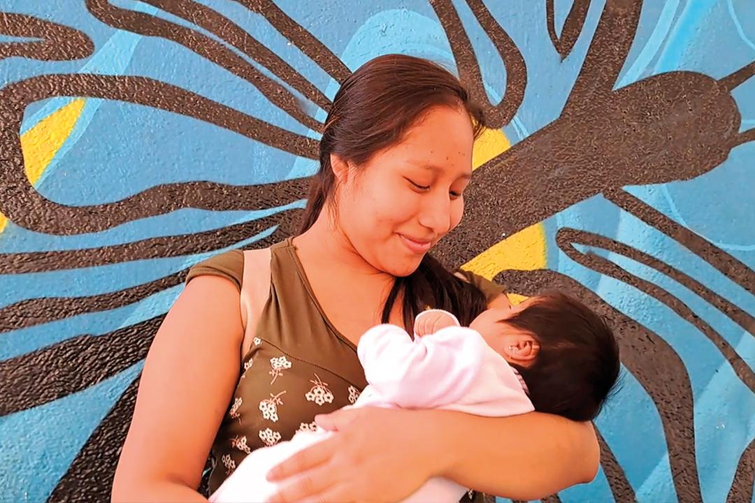 MUJER CUNA DE VIDA