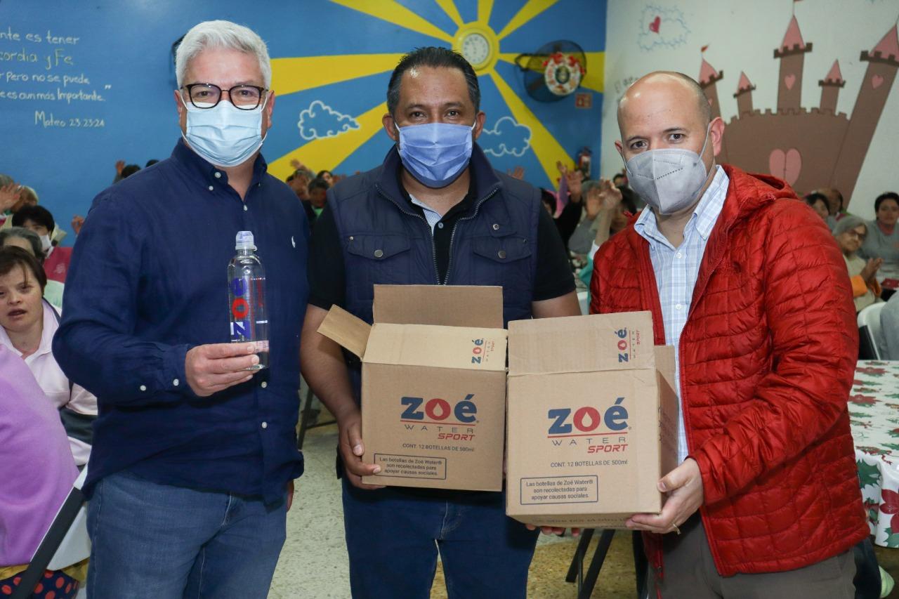 Gracias a Zoé Water se entregaron más de 400 aguas a personas vulnerables.